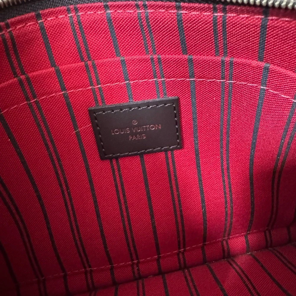 LV Zip pouch - Picture 11 of 17